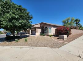 Peaceful 3 Bedrooms Vacation or Business Retreat, villa in Maricopa