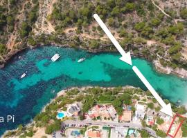 *Casa Aguamarina* Villa am Meer, hotel in Cala Pi