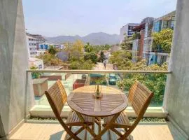 2 bd Loft in Versalles, Walk to the Beach!
