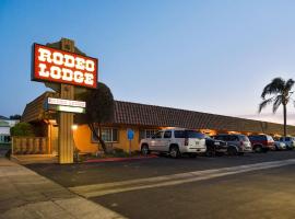 Rodeo Lodge, hotel dicht bij: Internationale luchthaven Fresno Yosemite - FAT, 