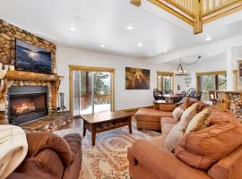 Cozy Lakeview Hideaway by Big Bear Vacations Amazing Fawnskin Log Cabin Chalet, Hotel in Fawnskin
