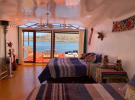Uros TITIKAKA the Best lodge, hotel in Puno