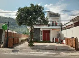 Cahaya1 villa and Guest House