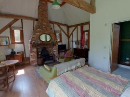Brooklands Barn, hotel with parking in Lower Swanwick
