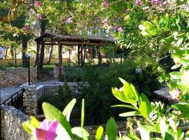 Terme Country House, hotel with parking in Montevago