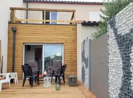 Gîte Du Soleil Maison lumineuse avec terrasse solarium parking privé