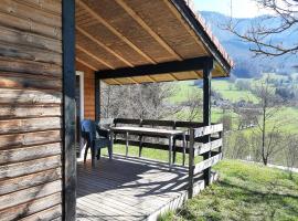 chalet du camping la Porte St Martin, hotel para famílias em Saint-Martin-en-Vercors