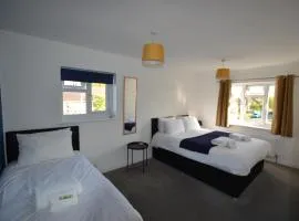 Wisteria 2 bed House - STAYSEEKERS