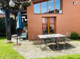 Gîte élevage de la Terrasserie, Hotel in Escoutoux