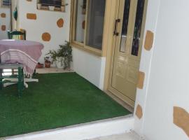 Fay's House, hotel din Mesargos