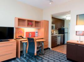 TownePlace Suites by Marriott Champaign, hotel near Champaign Memorial Stadium, Champaign