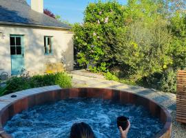 Gîte Romarin bain nordique jacuzzi l'ecrin de verdure、Ligréのホテル