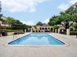 Fairfield Inn & Suites Dallas Medical/Market Center, hotel cerca de Dallas Market Center, Dallas