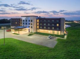 Fairfield Inn & Suites by Marriott Des Moines Altoona, хотел в Алтуна