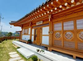 Jeongga Hanok, hotel near Mireuksa Temple Site Stone Pagoda, Iksan