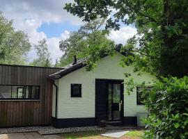 4-6 persoons vakantiewoning met eigen tuin, παραθεριστική κατοικία σε Bakkeveen