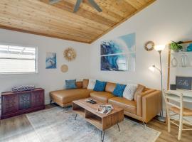 Breezy Cape Canaveral Townhome about 1 Mi to Beach!, hotel in Cape Canaveral