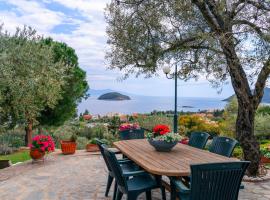 Villa Elia Kavala - Mediterranean Holiday Villa, hotel in PalaiónTsiflíkion