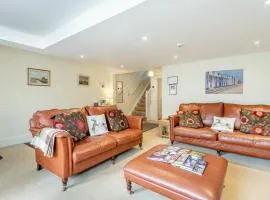 Breaker Apartment