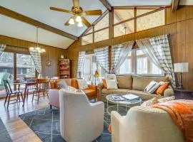 Cozy Pocono Lake Cottage with Fire Pit and Ping Pong!