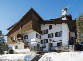 Villa Casanova - Stayincortina, hotel in Cortina dʼAmpezzo