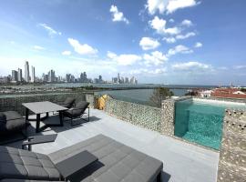 AmazINN Places Penthouse Deluxe, Skyline and Private Rooftop, apartamentai Panamoje