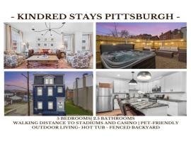 NEW! High-end Manchester Home w/ a hot tub, hotel with jacuzzis in Pittsburgh