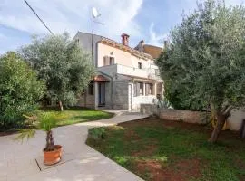 Holiday house with a parking space Valtura, Pula - 16611