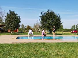 Cabañas Candelaria, hotel in Los Ángeles