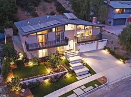 Contemporary Zen Place - Entire First Floor, hotelli kohteessa Thousand Oaks