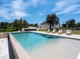 Trulli Cicerali , trulli design con piscina panoramica
