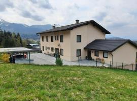 Gästehaus am Walde - Familie Troller, hotel with parking in Ledenitzen