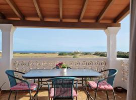 Viviendas Es Carnatge, Can Mestre, apartment in Playa Migjorn