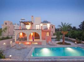 Villa Saraliana Sandy Beach Villas - Heated Pool - Jacuzzi - Private Beach Area, hotel pet friendly a Polis Chrysochous