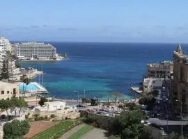 1 Bedrm Apt Seaview Balluta Bay (11)