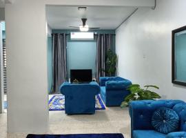 RIANI HOMESTAY, hotel v Kertehu