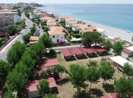 Tropical Casette Residence, glamping site in Diamante