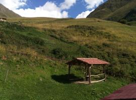 B & B Juta, hotel v destinaci Stepancminda
