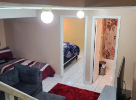 Cozy private room, vakantiewoning in Brampton