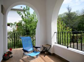 El Manzanal - gateway to the mountains and Bilbao, holiday home in Llodio