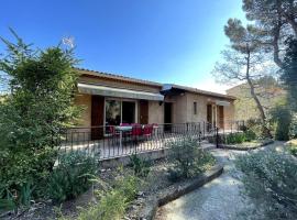 Villa Terres Blanches à 10 min d'Aix-en-Provence，布克貝艾的Villa