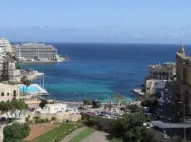 1 Bedrm Apt Seaview Balluta Bay (8)