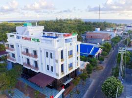 Khách Sạn Toàn Uy - Đảo Phú Quý、Cu Lao Thuのホテル