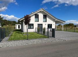 Ferienhaus Hilde 100m Entfernung zum See/Strand, povoljni hotel u gradu 'Löbnitz'