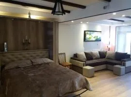 APARTMENT B O R A