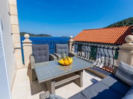 Seafront Apartment Duo, hotel in Vis