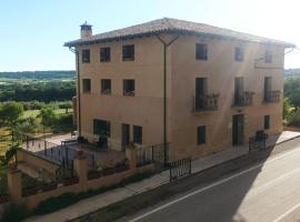 Apartamentos Rurales Rad Icarium, serviced apartment in Radiquero