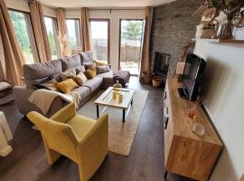 Precioso apartamento con jardín privado a 4 km de Puigcerdà, hotel v destinaci Enveitg