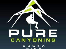 Pure Canyoning Home, хотел с паркинг в Туриалба