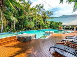 Oasis 8 at Palm Cove, hotel con piscina a Palm Cove